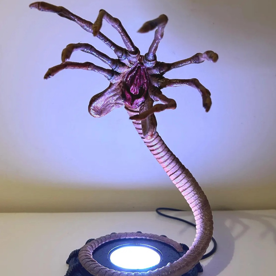 Alien Facehugger Lamp Nightlig - Neon Sign Party ulasan dan harga